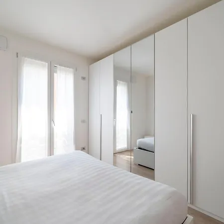 Supersuite With Private Garage Autentica Milan Exterior photo
